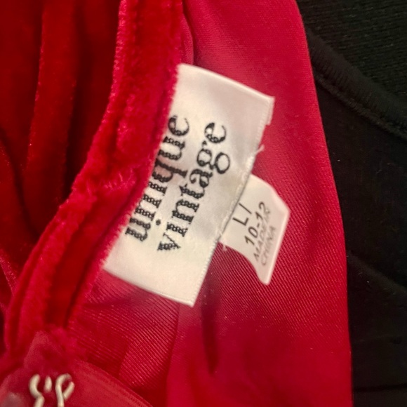 Unique Vintage Red Velvet Sleeved Mod Wiggle Dress - Picture 7 of 8